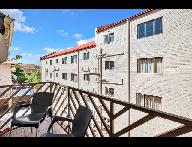 2 BEDROOM TOWNHOUSE FOR SALE IN WESTDENE